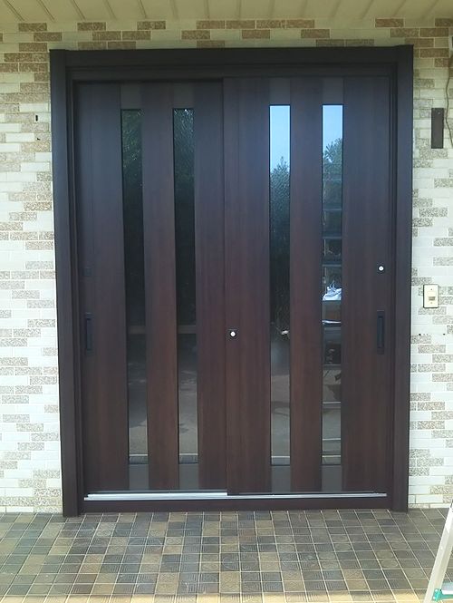 壁を壊さずに、玄関引戸を1日でリフォーム　「リシェント」/大村市