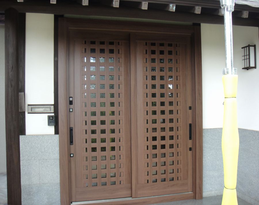 ボタンを押すだけのラクラク開け閉め！おしゃれな玄関引戸/長崎県