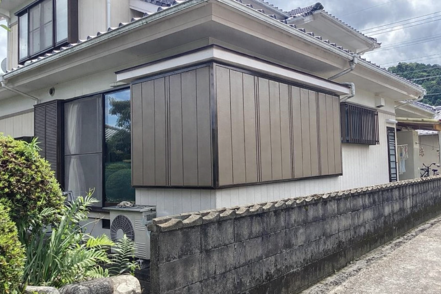 難しいコーナー窓もおまかせ！雨戸取付工事「雨戸一筋」/諫早市